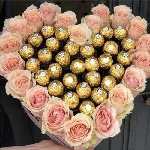 20 Light Pink Rose With 16 Chocolate