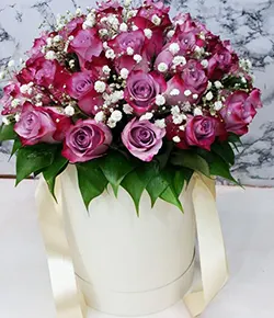 20 RESPLEDENT PINK ROSES WITH ...